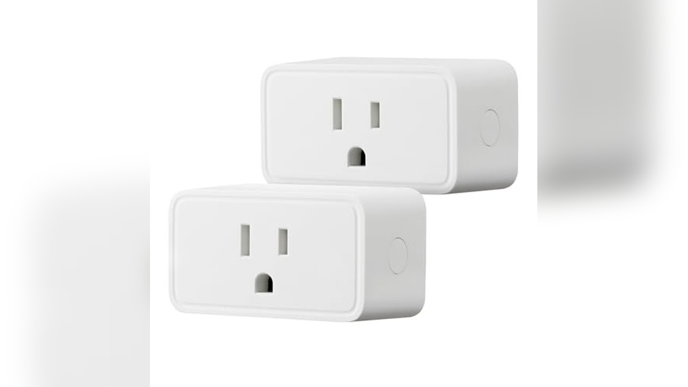 Smart Plugs Vs. Smart Bulbs: Which Suits Your Rented Room Best?